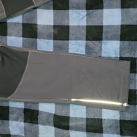 The North Face. Flash-dry sweatpants. Pre-owned. Men's size Large - Picture 12 of 15